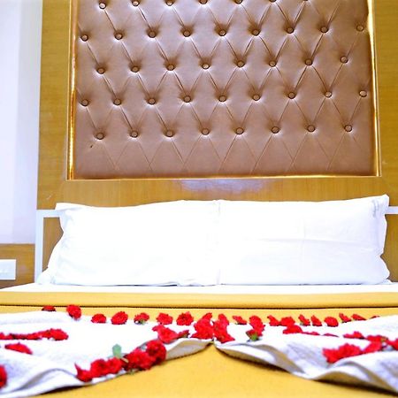 ทีอาร์ เรซิเดนซี Hotel ปอนดิเชอรี ภายนอก รูปภาพ