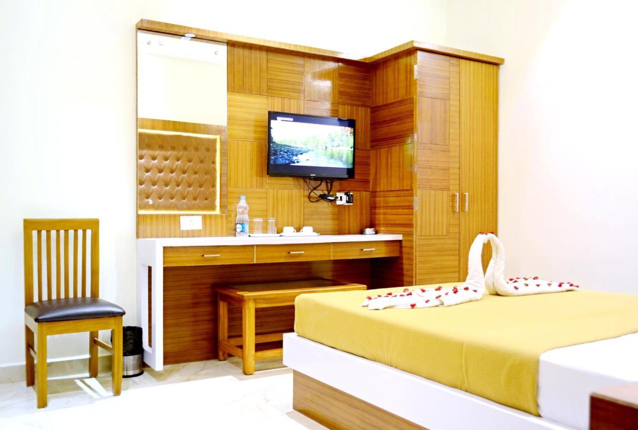 ทีอาร์ เรซิเดนซี Hotel ปอนดิเชอรี ภายนอก รูปภาพ